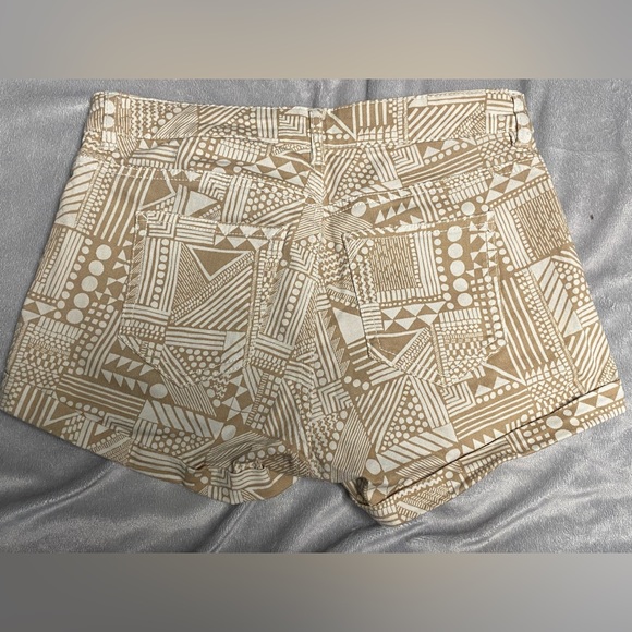 Shorts - Picture 2 of 3